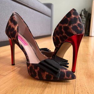 Betsey Johnson PRINCE Leopard + Red Stiletto Heels! Sz 7.5